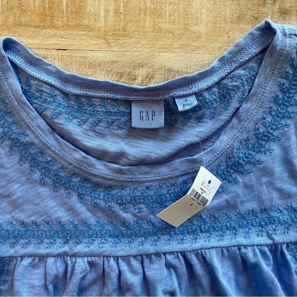 GAP Embroidered Top - Picture 4 of 7